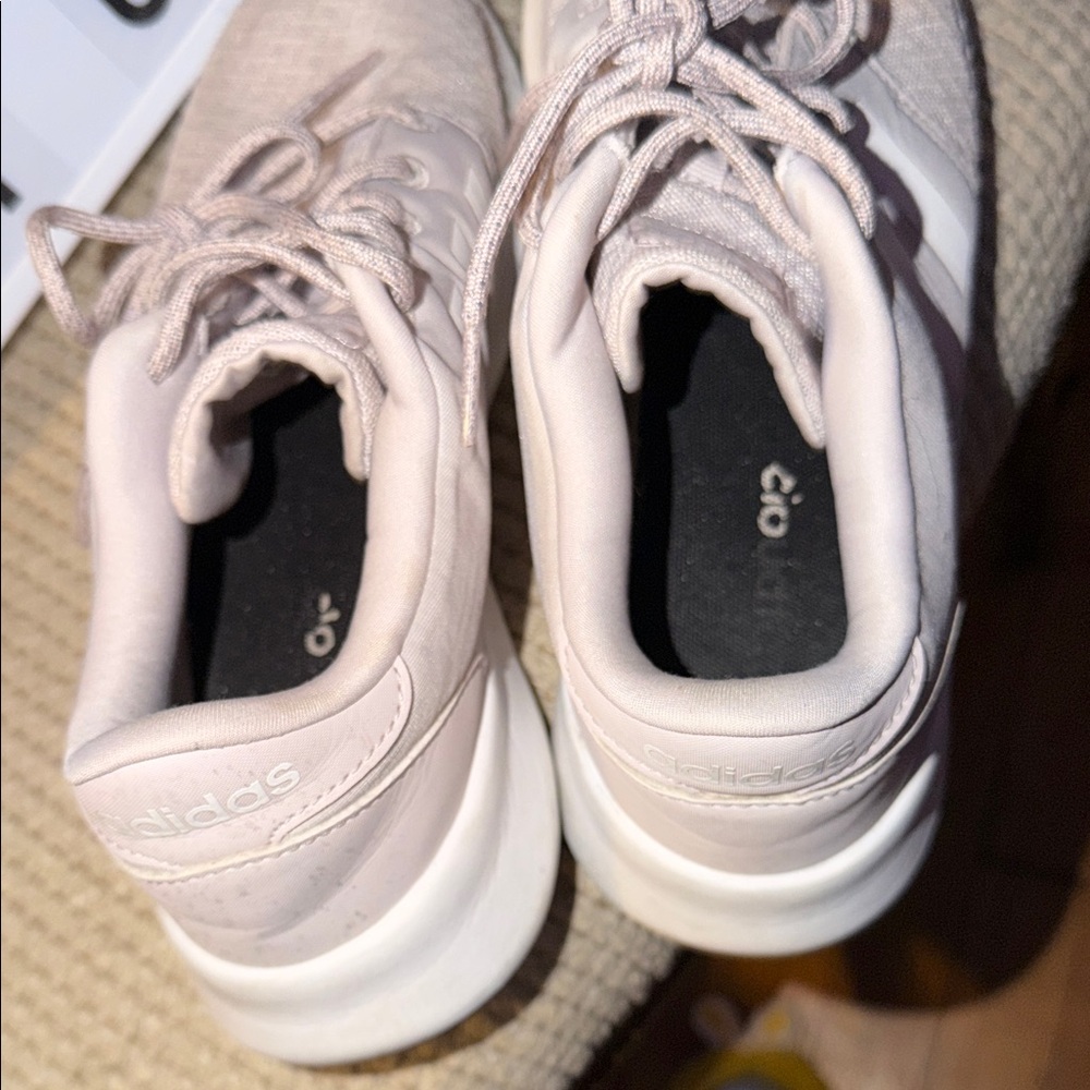 Women’s Adidas Cloudfoam Sneakers size 9 - Picture 7 of 9